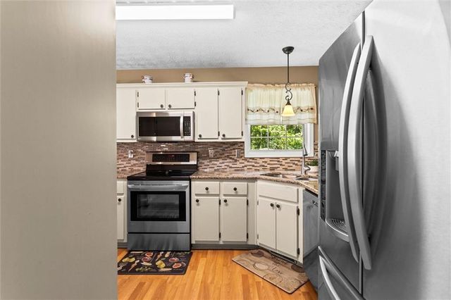 5310 Redfield Way, Flowery Branch, GA 30542