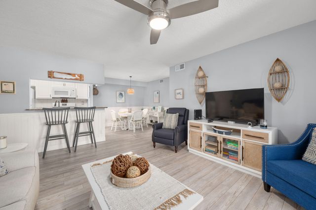 2500 SE Anchorage Cv Apt D-2, Port St Lucie, FL 34952