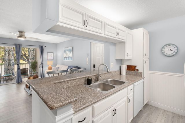 2500 SE Anchorage Cv Apt D-2, Port St Lucie, FL 34952