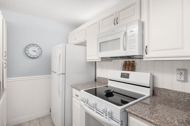 2500 SE Anchorage Cv Apt D-2, Port St Lucie, FL 34952