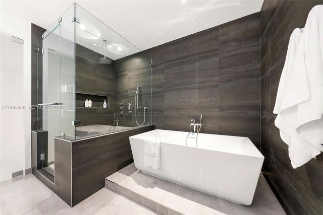 2627 S Bayshore Dr 2904, Miami, FL 33133