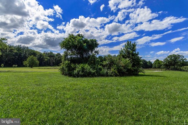 OAK SHADE, Jeffersonton, VA 22724