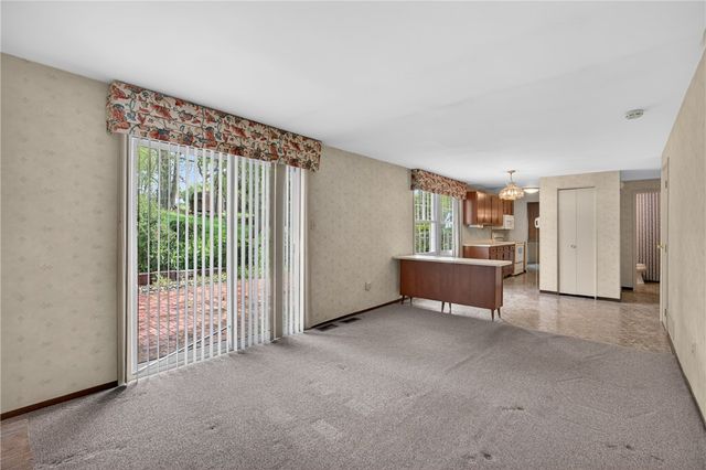 142 Thunderwood Dr, Bethel Park, PA 15102