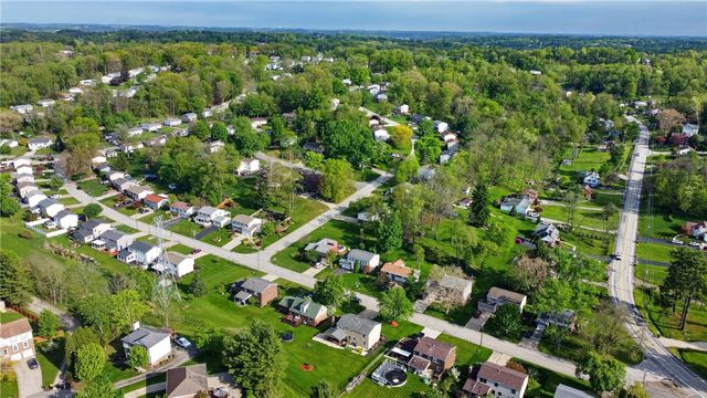 142 Thunderwood Dr, Bethel Park, PA 15102