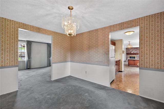 142 Thunderwood Dr, Bethel Park, PA 15102