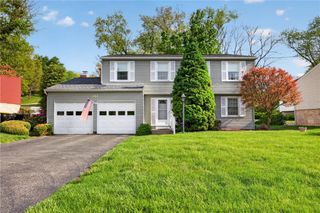 142 Thunderwood Dr, Bethel Park, PA 15102