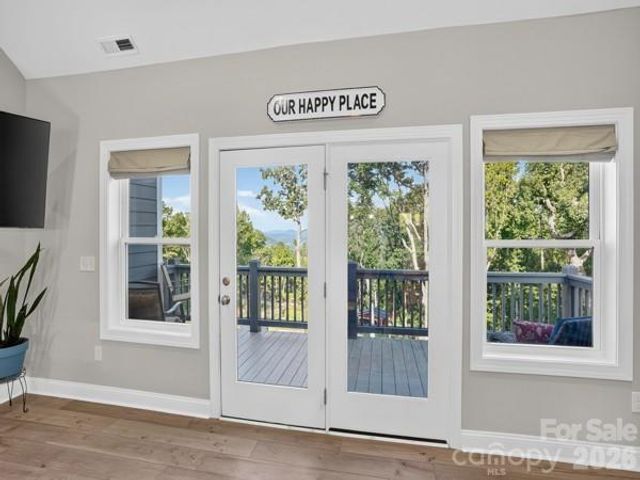 72 Jacks Paw Lane, Hendersonville, NC 28792