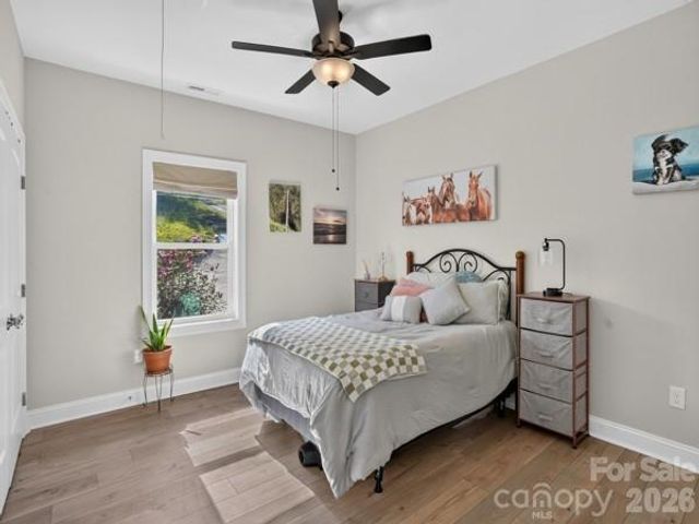 72 Jacks Paw Lane, Hendersonville, NC 28792