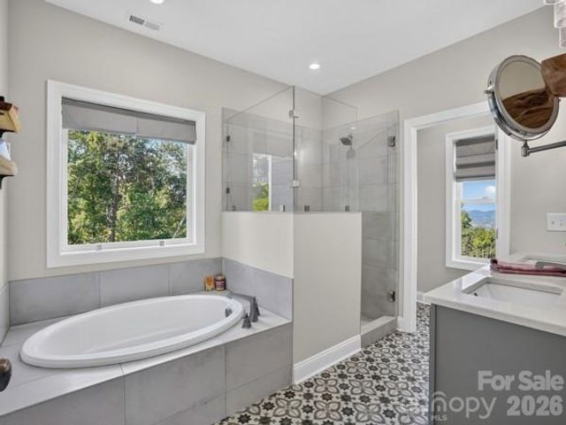 72 Jacks Paw Lane, Hendersonville, NC 28792