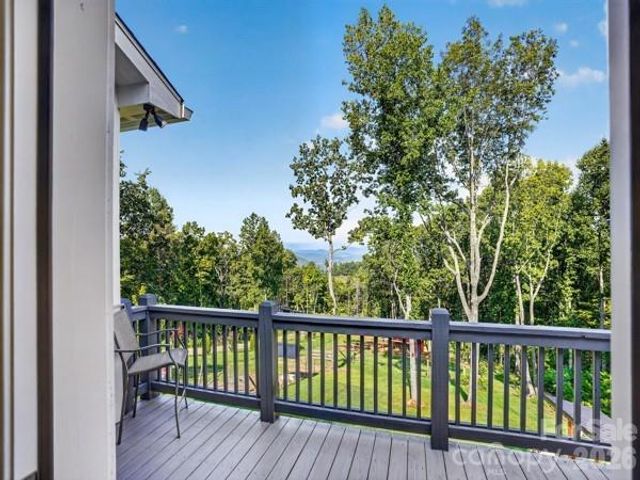72 Jacks Paw Lane, Hendersonville, NC 28792