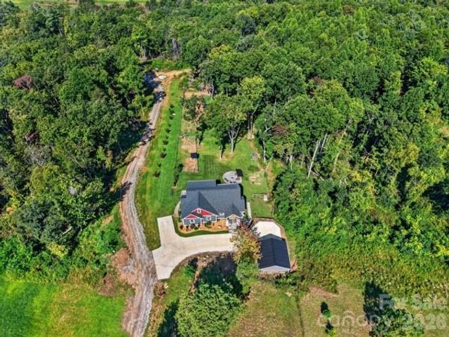 72 Jacks Paw Lane, Hendersonville, NC 28792