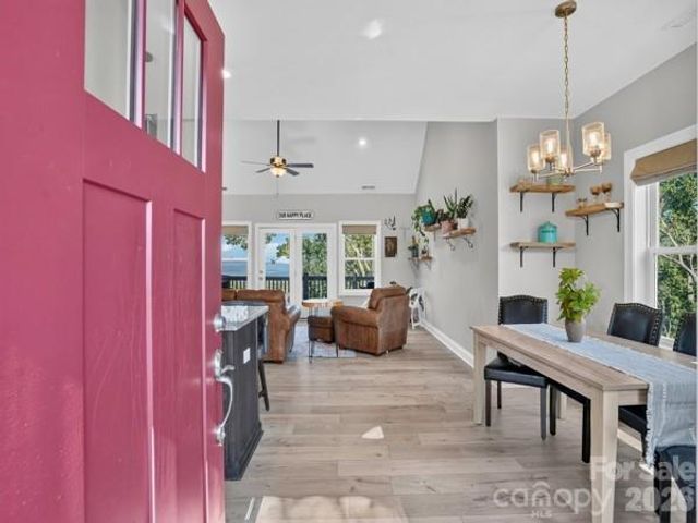 72 Jacks Paw Lane, Hendersonville, NC 28792