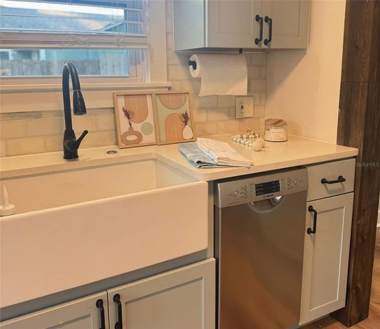 4133 3RD AVENUE N, St Petersburg, FL 33713