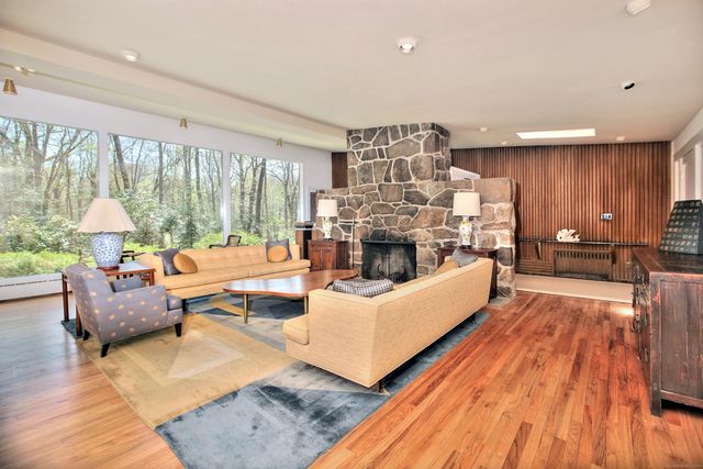 208 Bayberry Lane, Westport, CT 06880