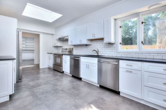 208 Bayberry Lane, Westport, CT 06880