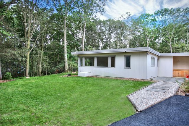 208 Bayberry Lane, Westport, CT 06880