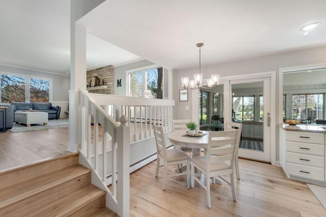 8570 Hawthorne LANE, Franklin, WI 53132