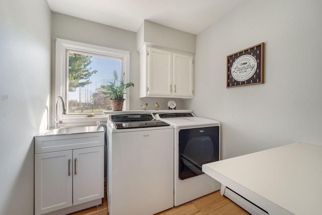 8570 Hawthorne LANE, Franklin, WI 53132