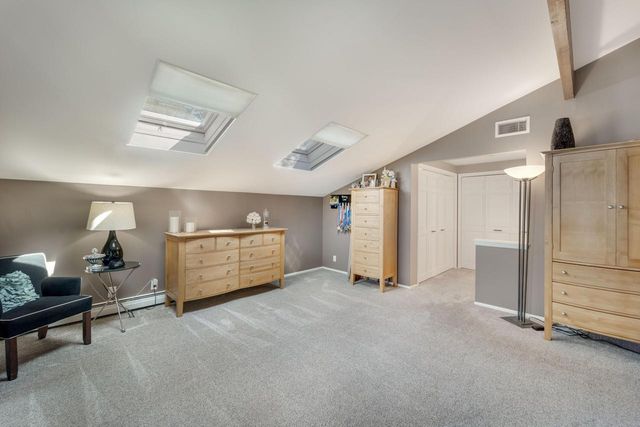 8570 Hawthorne LANE, Franklin, WI 53132