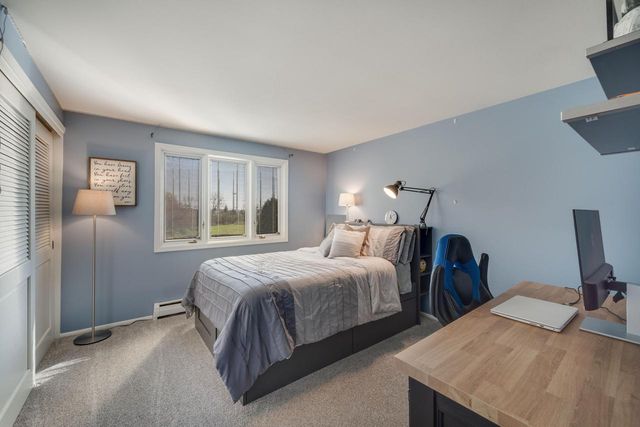 8570 Hawthorne LANE, Franklin, WI 53132