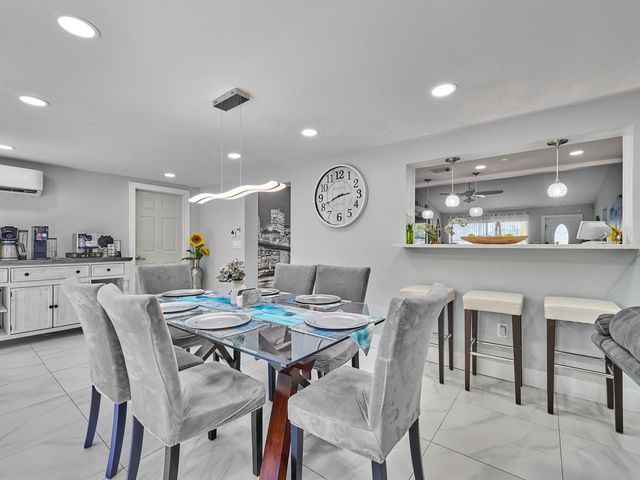 9020 SW 8th Street, Boca Raton, FL 33433