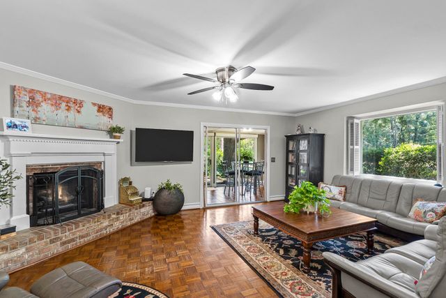 608 Ventura Place, Mount Pleasant, SC 29464