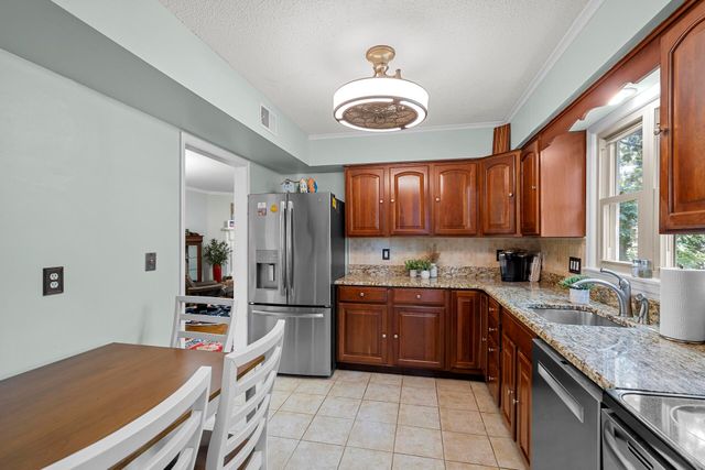 608 Ventura Place, Mount Pleasant, SC 29464