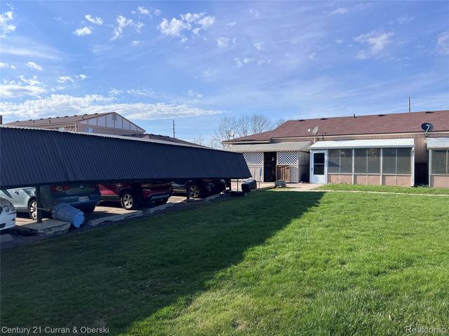 61035 Eleven Mile Road 4, South Lyon, MI 48178