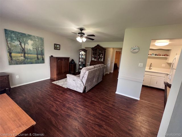 61035 Eleven Mile Road 4, South Lyon, MI 48178
