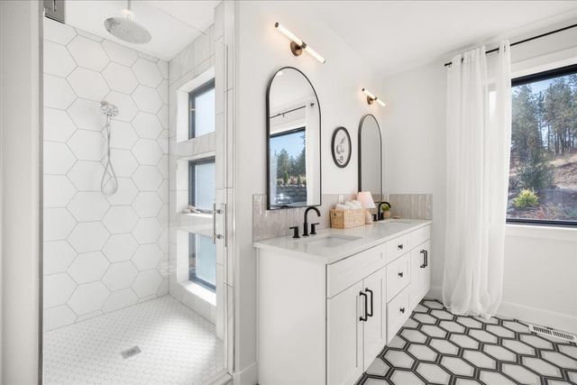 9610 S Mullen Hill Rd, Spokane, WA 99224