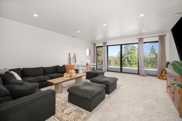 9610 S Mullen Hill Rd, Spokane, WA 99224