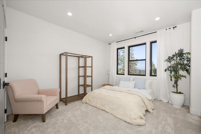 9610 S Mullen Hill Rd, Spokane, WA 99224