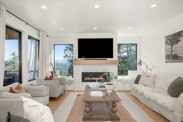 9610 S Mullen Hill Rd, Spokane, WA 99224