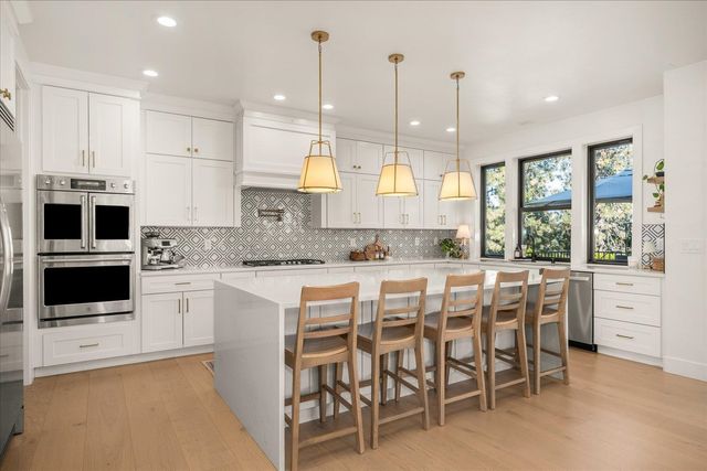 9610 S Mullen Hill Rd, Spokane, WA 99224