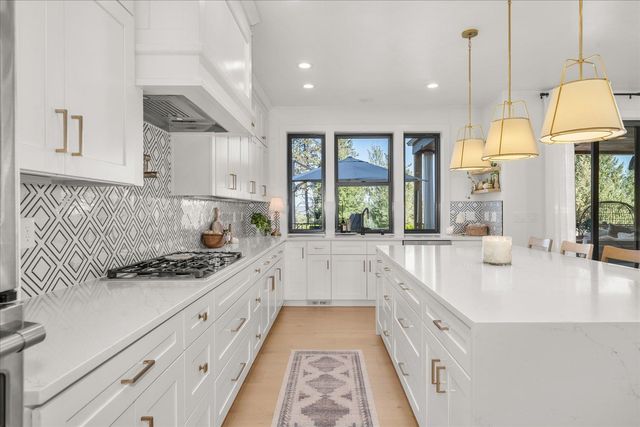 9610 S Mullen Hill Rd, Spokane, WA 99224