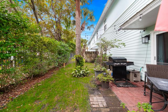 4216 Leo Lane Unit 4f, Riviera Beach, FL 33410