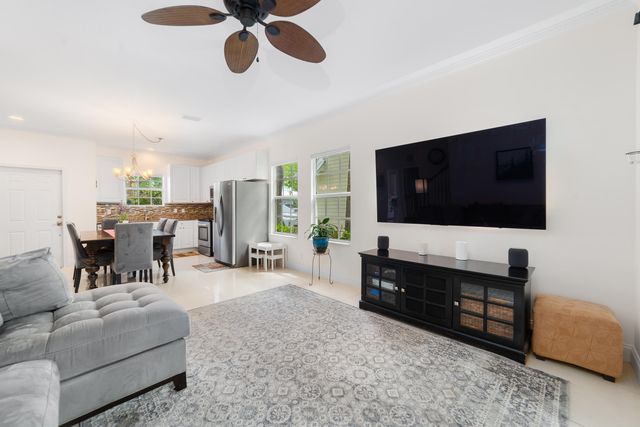 4216 Leo Lane Unit 4f, Riviera Beach, FL 33410
