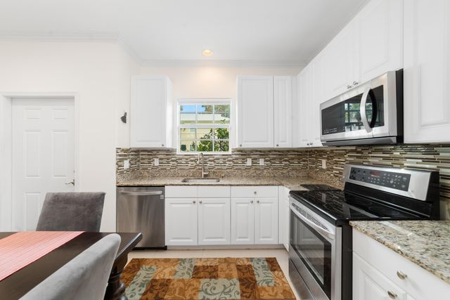 4216 Leo Lane Unit 4f, Riviera Beach, FL 33410