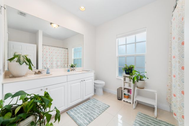 4216 Leo Lane Unit 4f, Riviera Beach, FL 33410