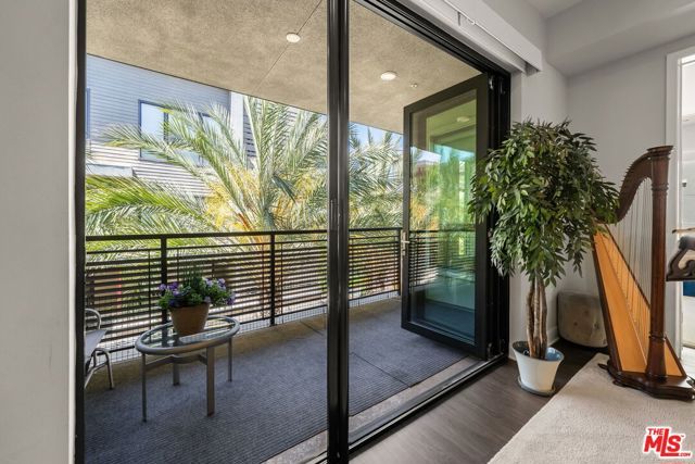 12763 Shell Place 2, Los Angeles, CA 90094