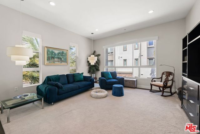 12763 Shell Place 2, Los Angeles, CA 90094