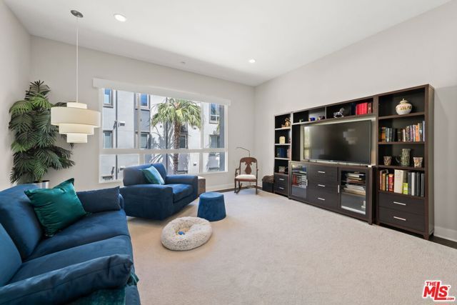 12763 Shell Place 2, Los Angeles, CA 90094