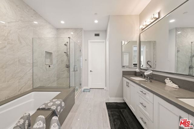 12763 Shell Place 2, Los Angeles, CA 90094