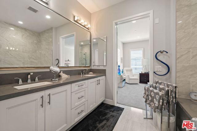 12763 Shell Place 2, Los Angeles, CA 90094