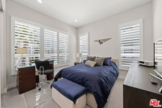 12763 Shell Place 2, Los Angeles, CA 90094
