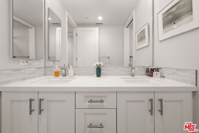 12763 Shell Place 2, Los Angeles, CA 90094