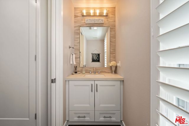 12763 Shell Place 2, Los Angeles, CA 90094