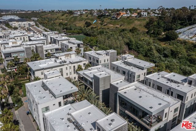 12763 Shell Place 2, Los Angeles, CA 90094