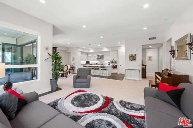 12763 Shell Place 2, Los Angeles, CA 90094