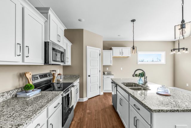 1004 Richwood Way, La Grange, KY 40031